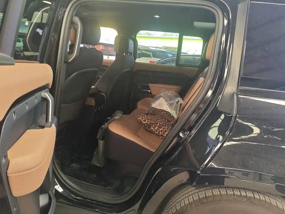 Land Rover Defender — миниатюра 6