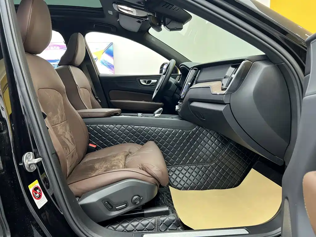 Volvo XC60 — миниатюра 20
