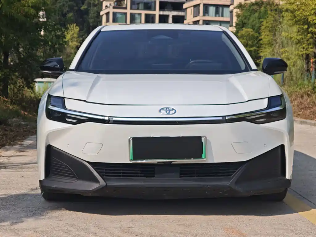Toyota bZ3 — миниатюра 2