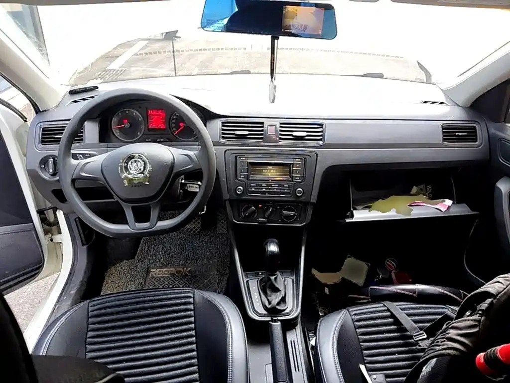 Volkswagen Santana — миниатюра 10