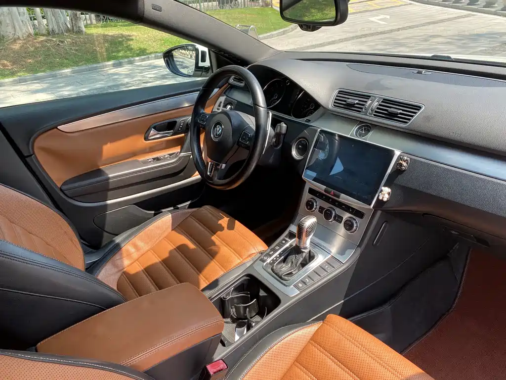 Volkswagen FAW - Passat CC CC 2013 2.0TSI Luxury