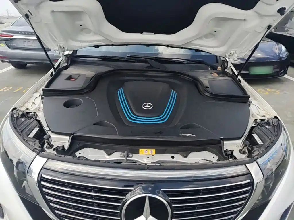 Mercedes-Benz EQC — миниатюра 20
