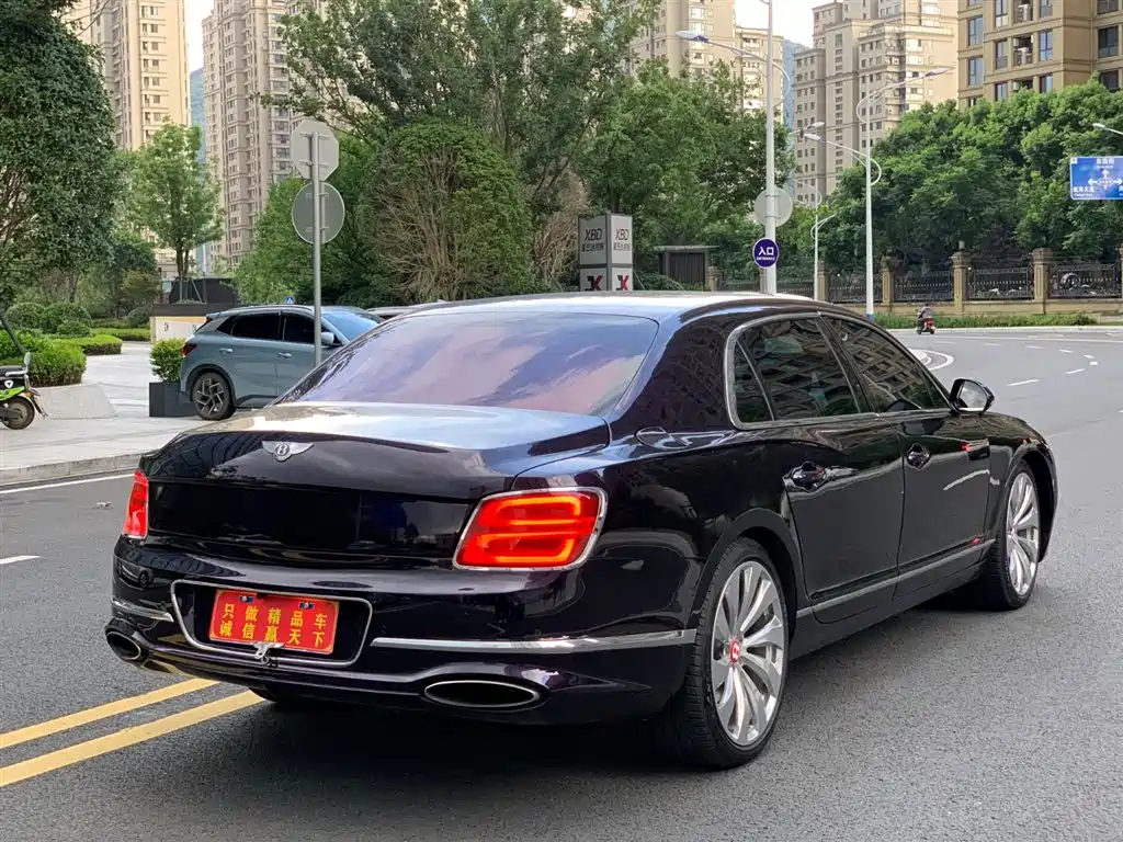 Bentley Flying Spur 6.0T 5-seat Edition, фото 4