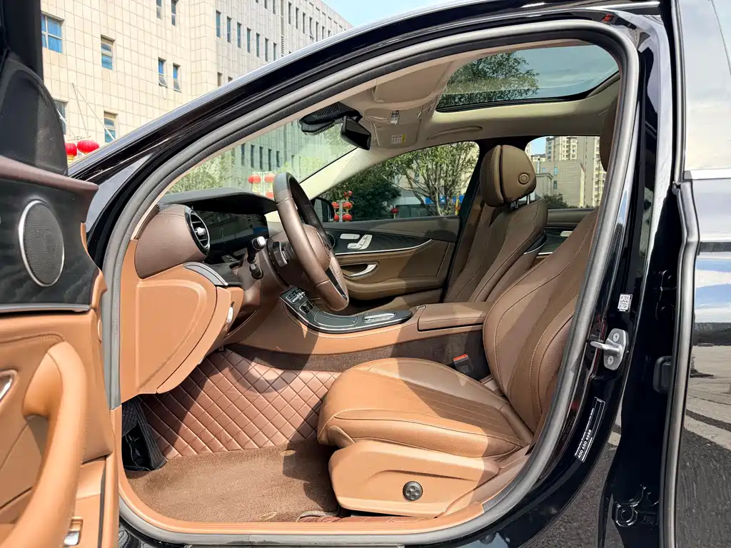 MERCEDES-BENZ E CLASS