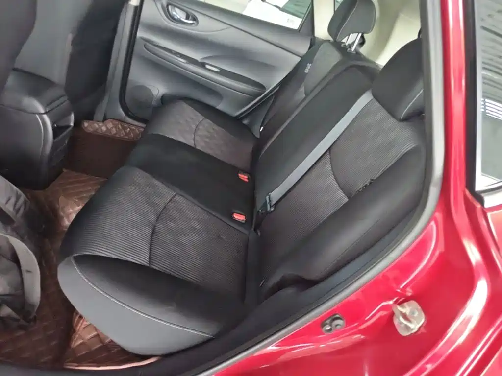 Nissan Tiida — миниатюра 17