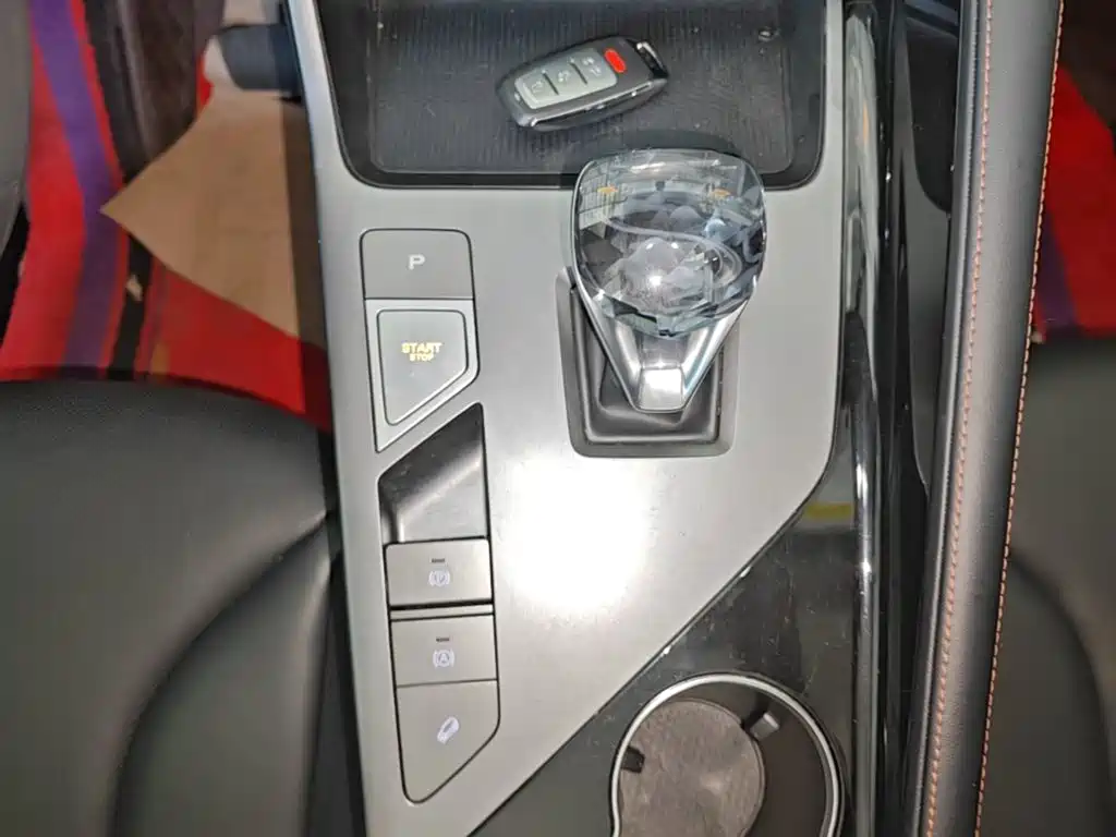 Roewe RX5 New Energy — миниатюра 14