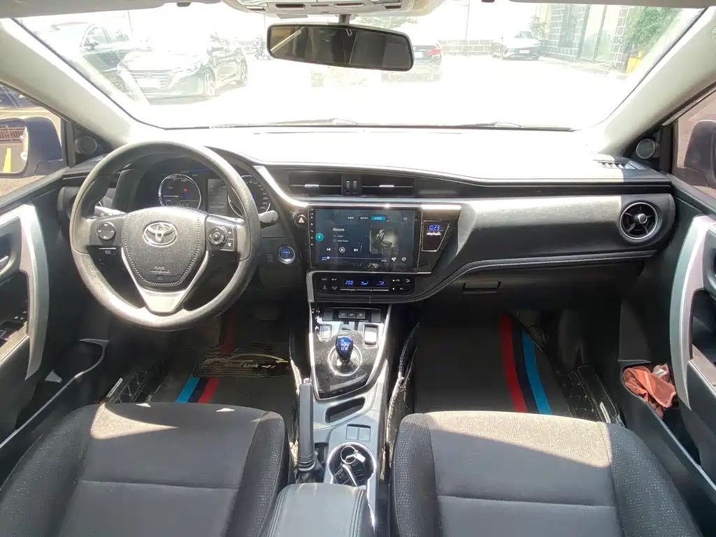 Toyota Corolla Hybrid — миниатюра 14