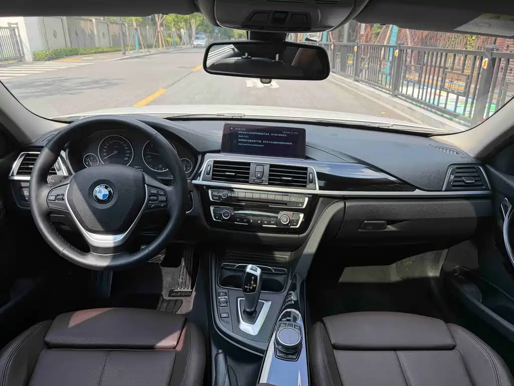 BMW 3 Series — миниатюра 13