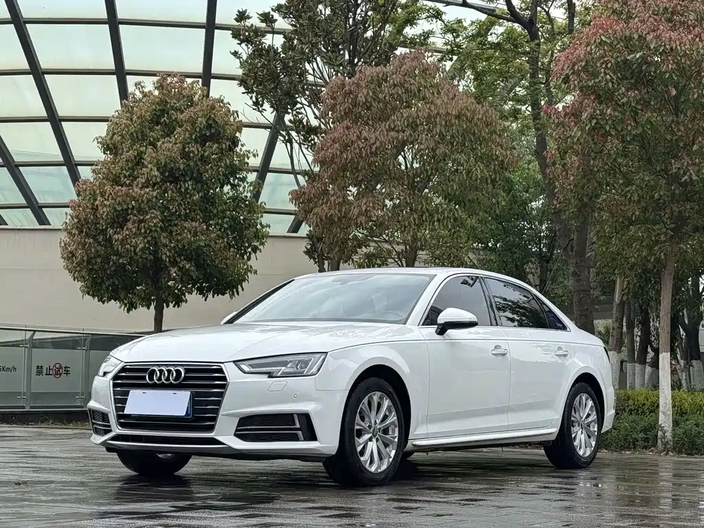 Audi A4L 2019
