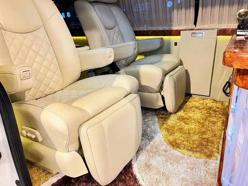 Toyota Hiace — миниатюра 21
