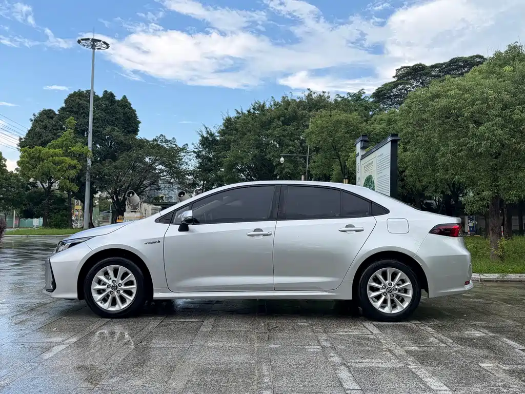 Toyota Corolla — миниатюра 4