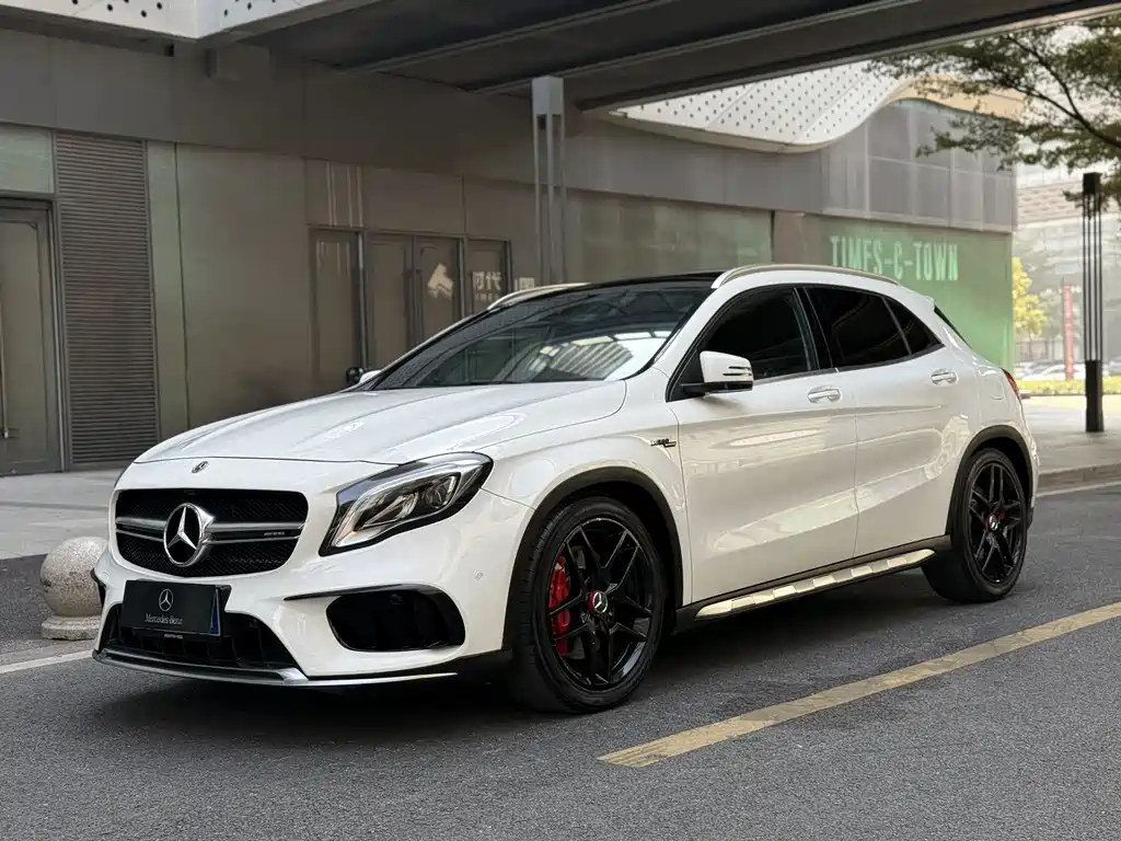 MERCEDES-BENZ GLA AMG