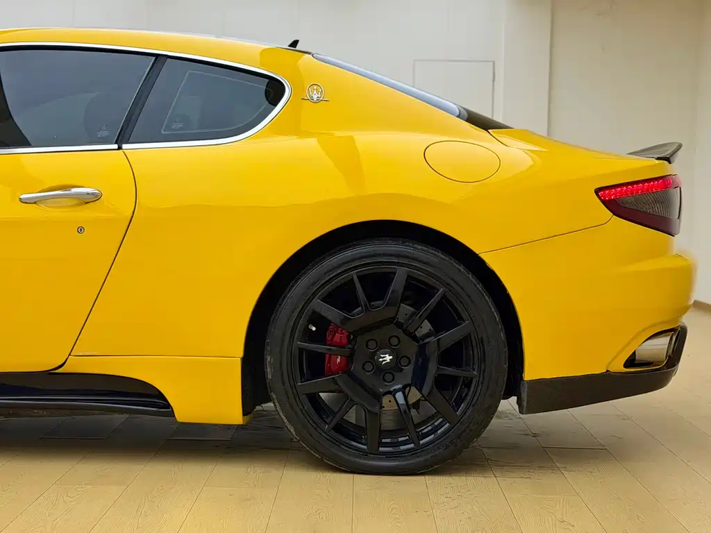 Maserati GranTurismo — миниатюра 10