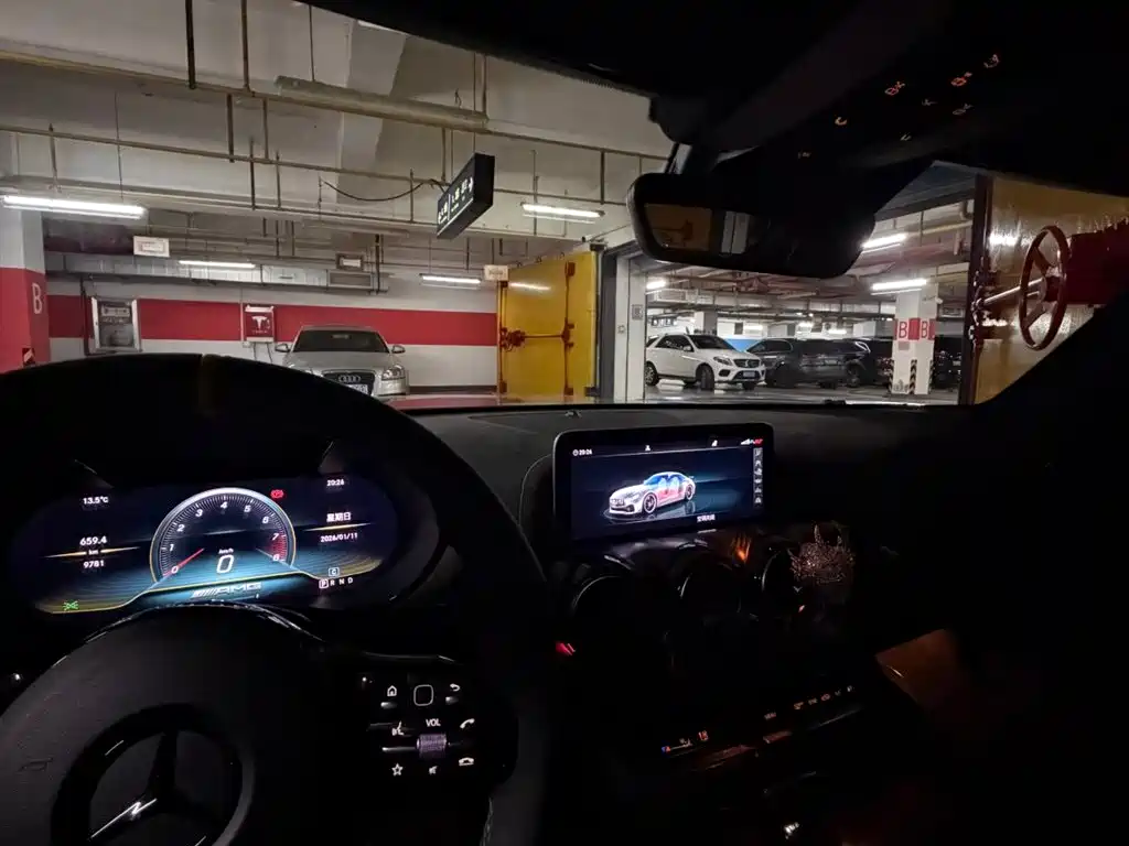 MERCEDES-BENZ AMG GT