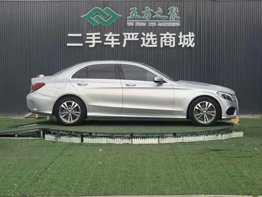 Mercedes-Benz C-Class — миниатюра 17