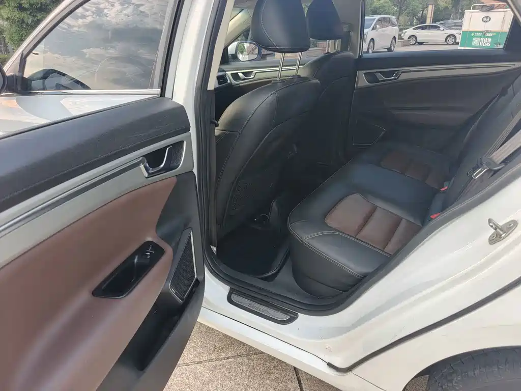 Geely Emgrand GL — миниатюра 9