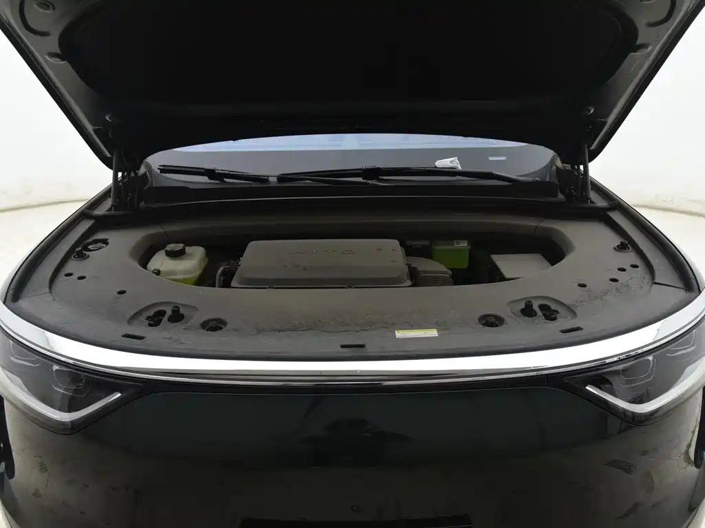 AITO ASK THE WORLD M8