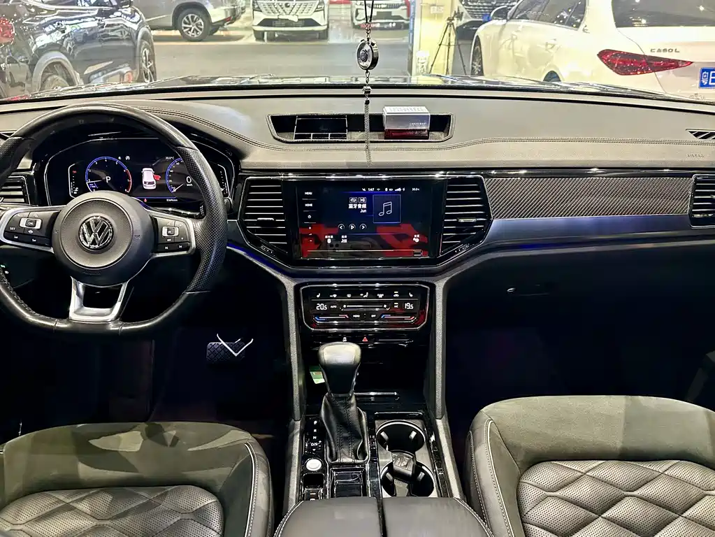 Volkswagen Teramont — миниатюра 10