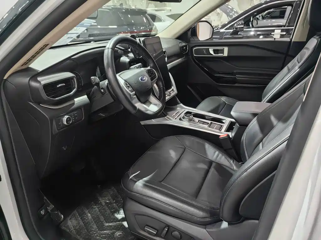 Ford Explorer — миниатюра 3