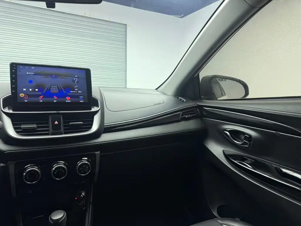 TOYOTA YARIS L ZHIXUAN