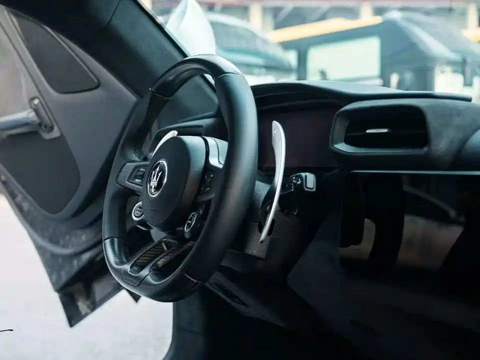 Maserati MC20 — миниатюра 2