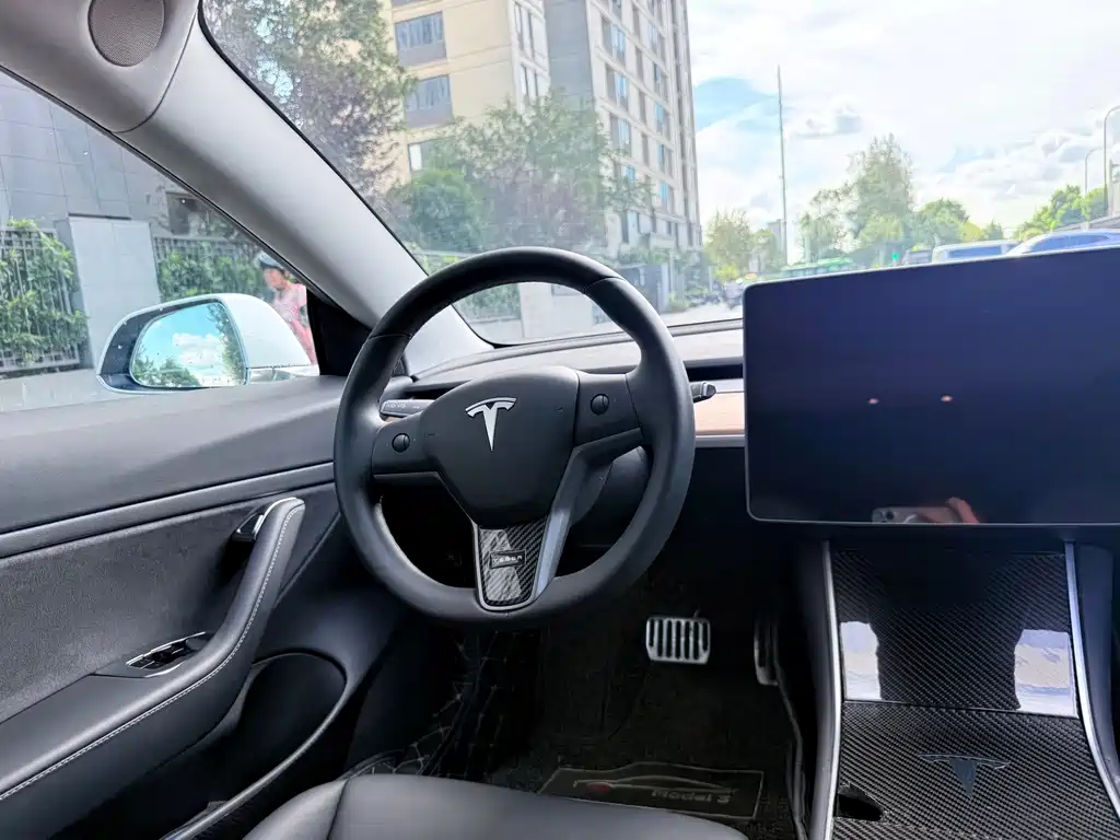 Tesla Model 3 — миниатюра 14