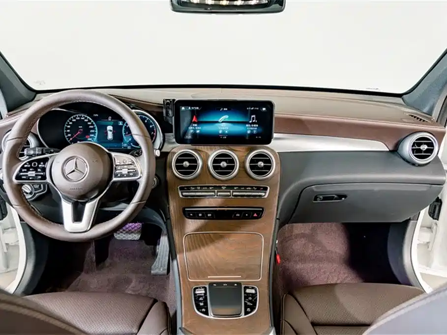 MERCEDES-BENZ GLC