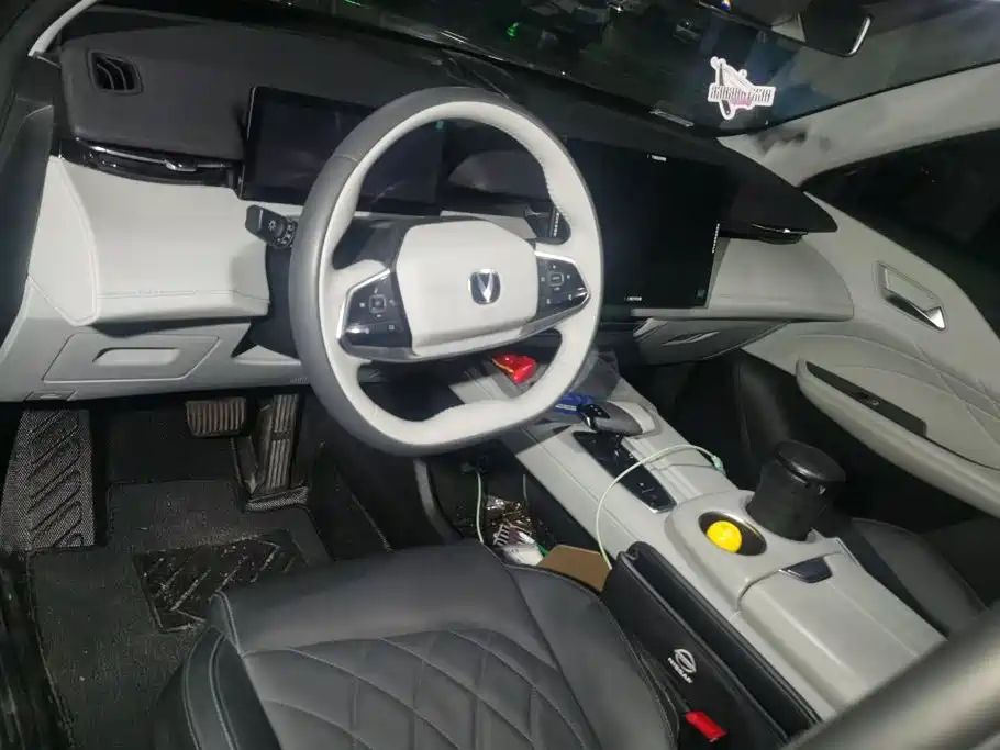 Changan UNI-Z New Energy — миниатюра 12