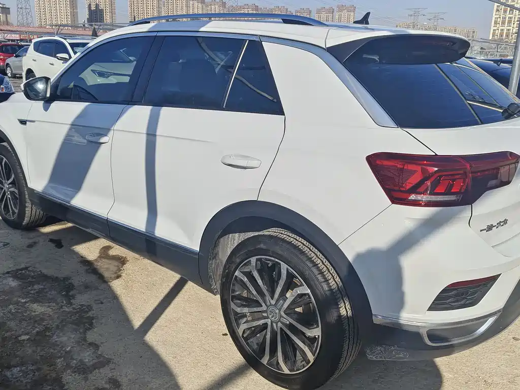 VOLKSWAGEN T ROC EXPLORING SONGS