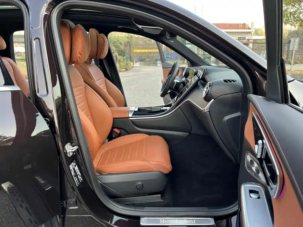 Mercedes-Benz GLC 2023 GLC 260 L 4MATIC Luxury 5 мест