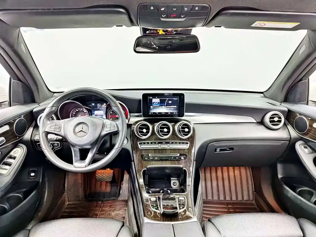 Mercedes-Benz GLC — миниатюра 12