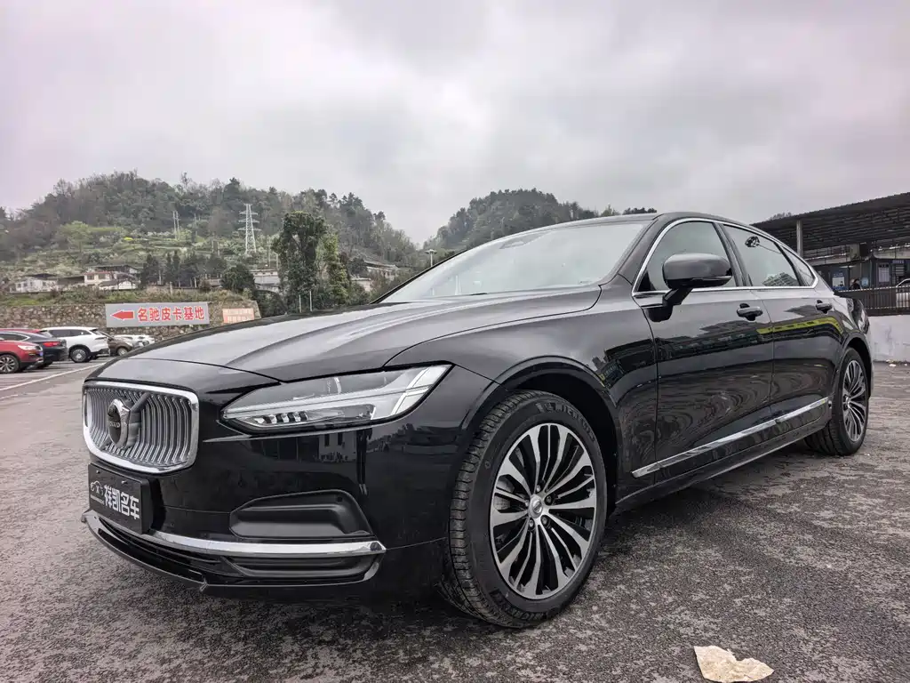 Volvo S90 2025