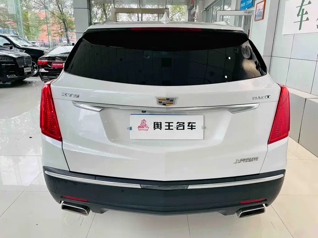 CADILLAC XT5