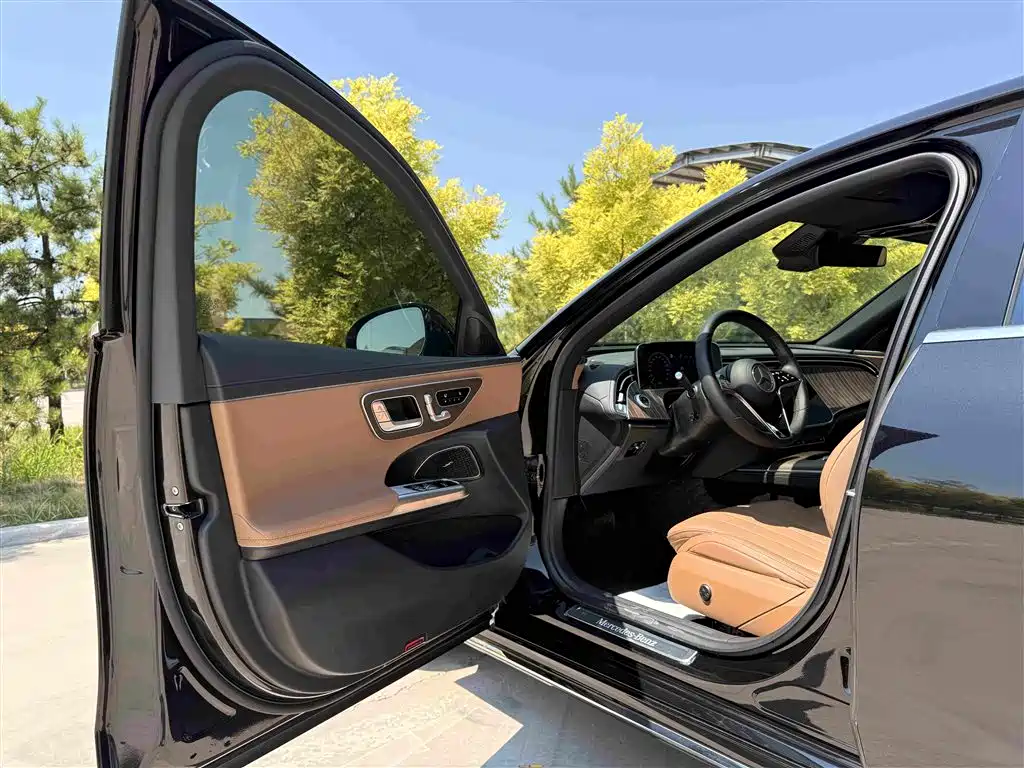 Mercedes-Benz E-Class E 2024 E 300 L Fashion