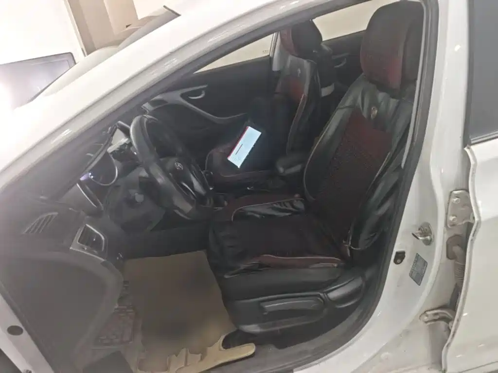 Hyundai Elantra Langdong — миниатюра 15