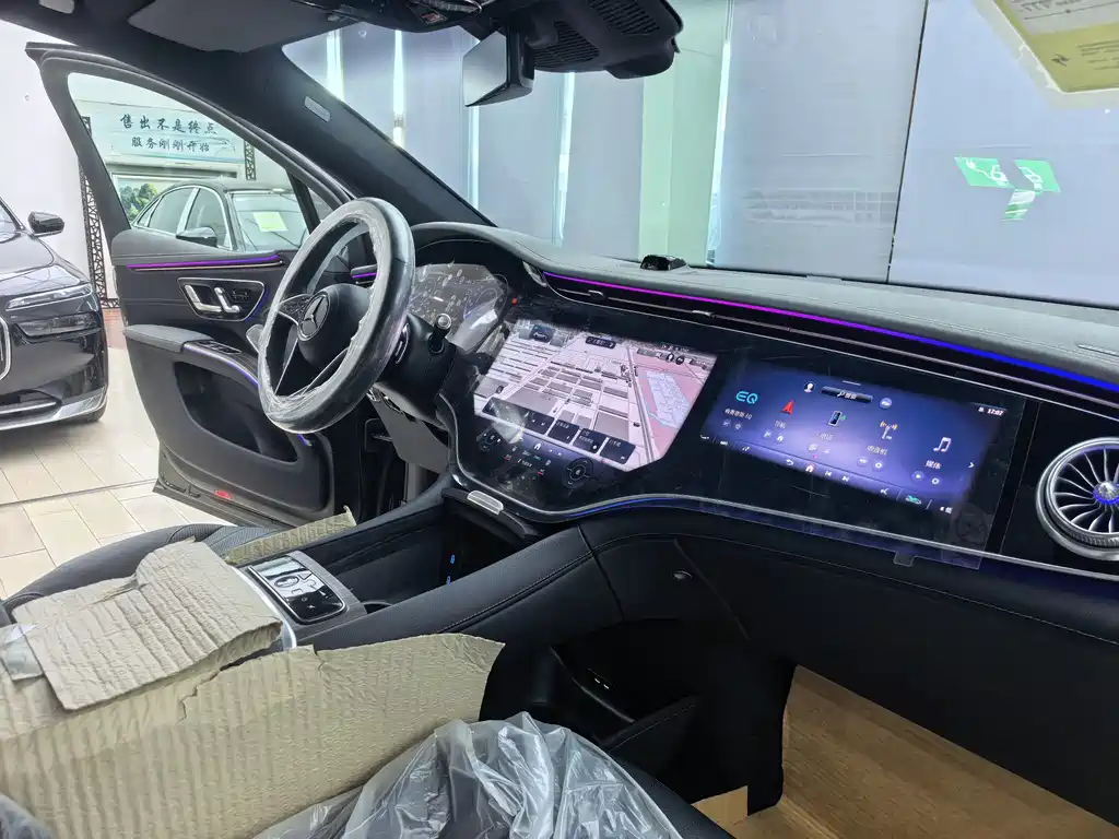 Mercedes-Benz EQS SUV — миниатюра 7