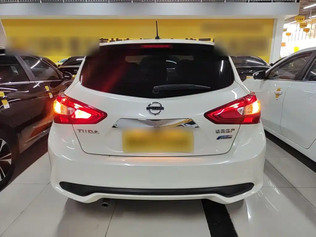 Nissan Tiida — миниатюра 6