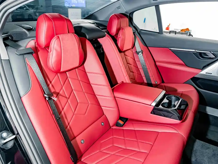 BMW 5 Series — миниатюра 23