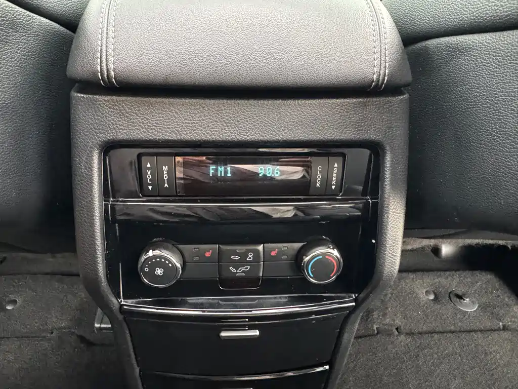 Ford Edge — миниатюра 13
