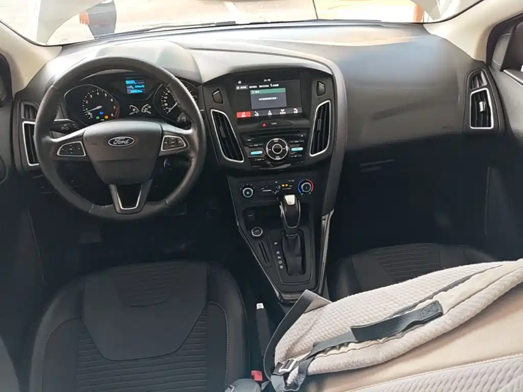 Ford Focus — миниатюра 10