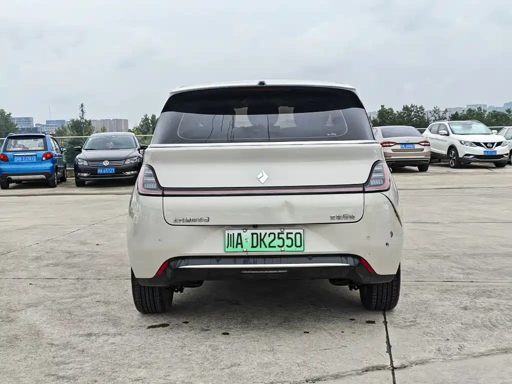 Baojun Yunduo — миниатюра 5