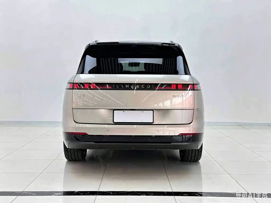 Lynk & Co 900 — миниатюра 4