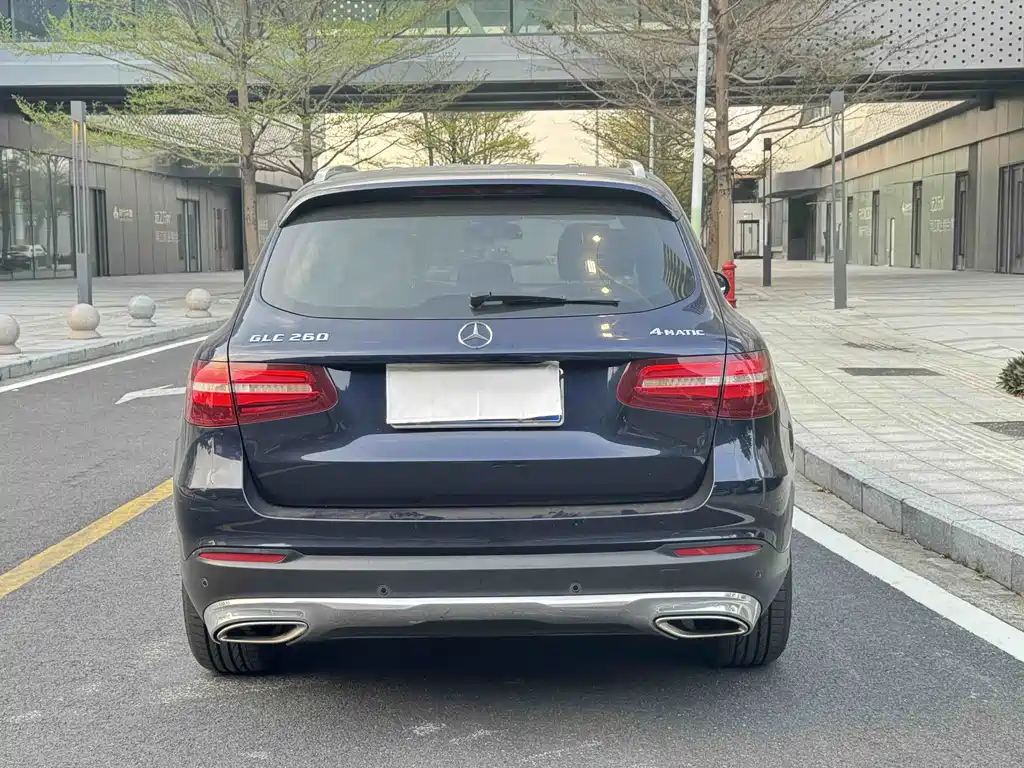 MERCEDES-BENZ GLC
