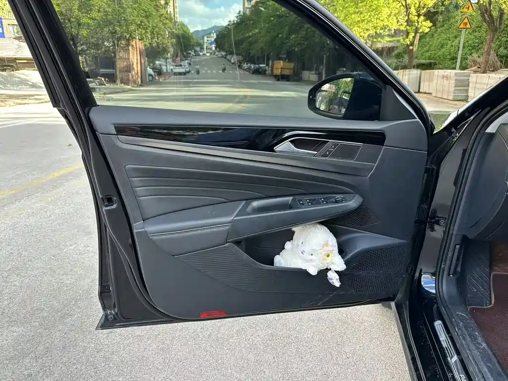 Volkswagen Passat 2025 380TSI