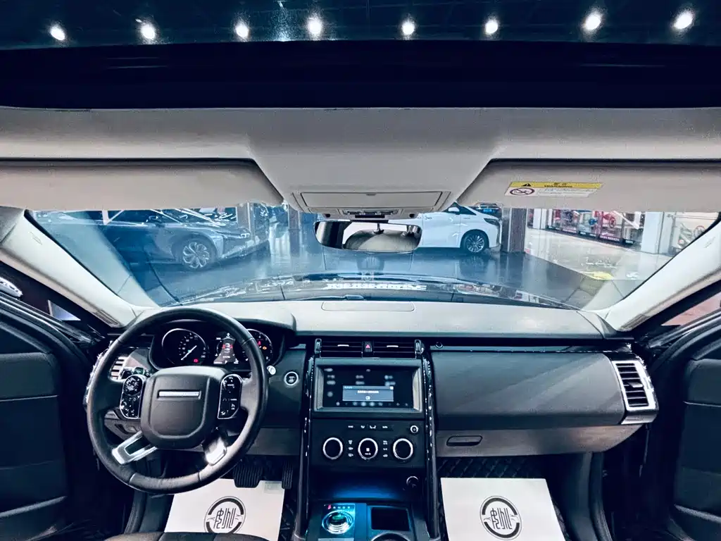 Land Rover Discovery 2019 3.0 SC V6 SE