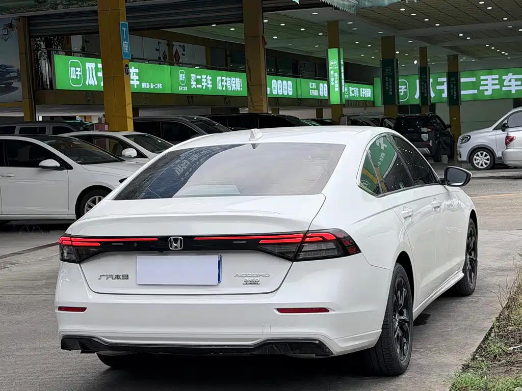 Honda Accord — миниатюра 11