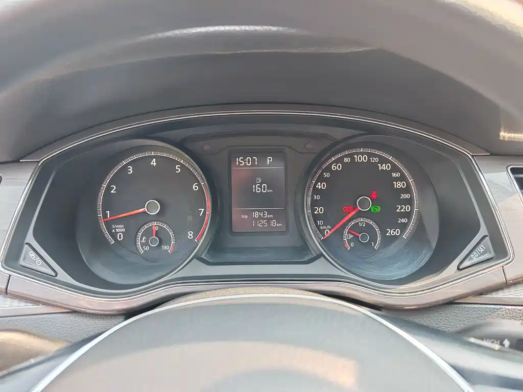 Volkswagen Passat 2015 1.8TSI AT