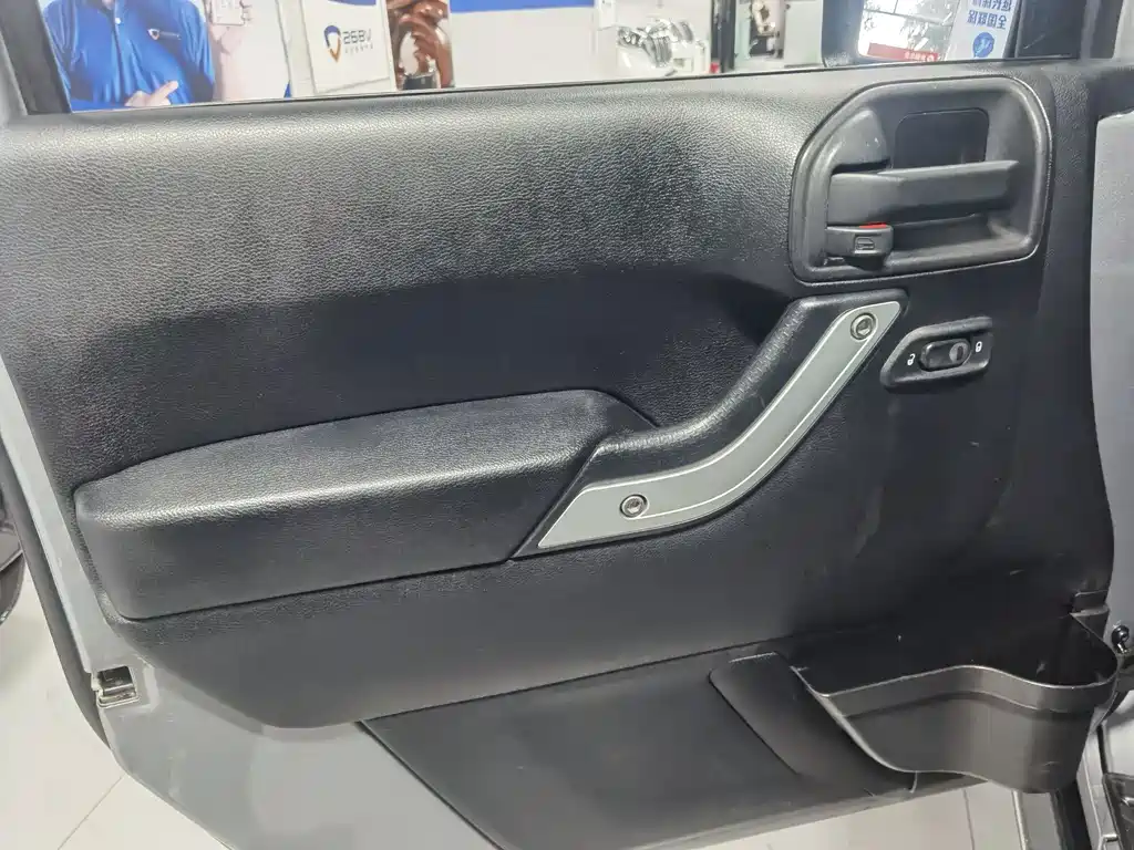 Jeep Wrangler — миниатюра 20