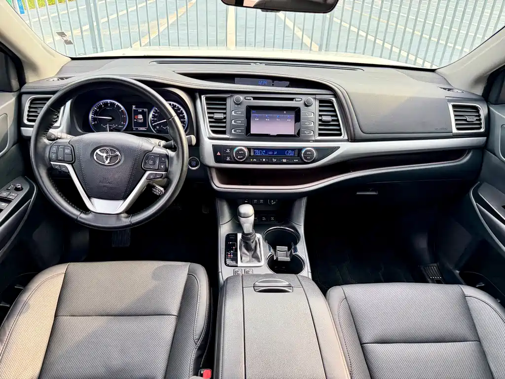 Toyota Highlander — миниатюра 9