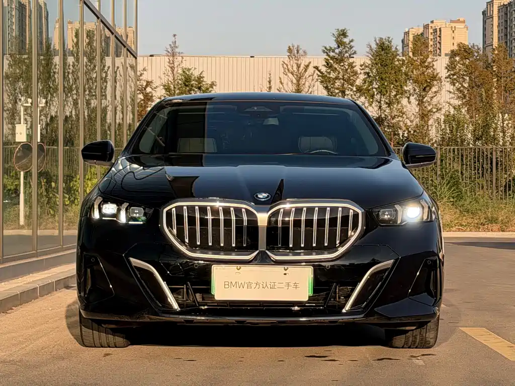 BMW i5 — миниатюра 5
